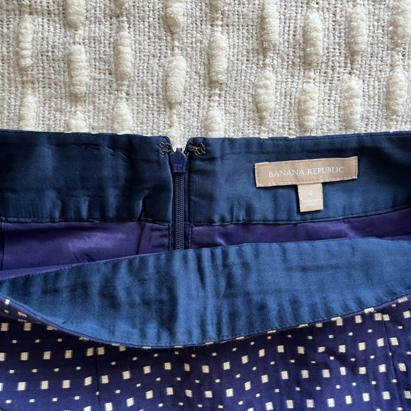 Banana Republic Pencil Skirt - Picture 3 of 4